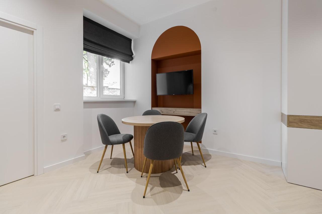 Inshiapartments On Ferentsa Lista Str 리비프 외부 사진